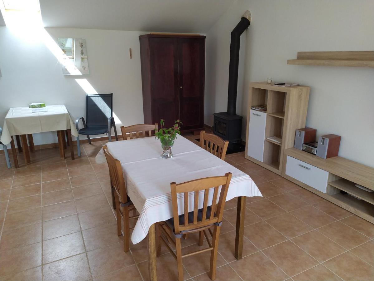Apartment Koprivovi Němčičky エクステリア 写真